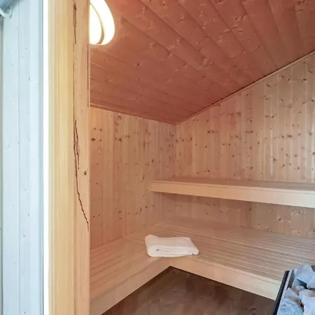 Abendrot 9 - Dorf 3 * Priwall